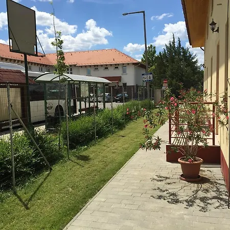 Aqua Thermal Soterapia Es Apartmanhaz Puspokladany Room photo