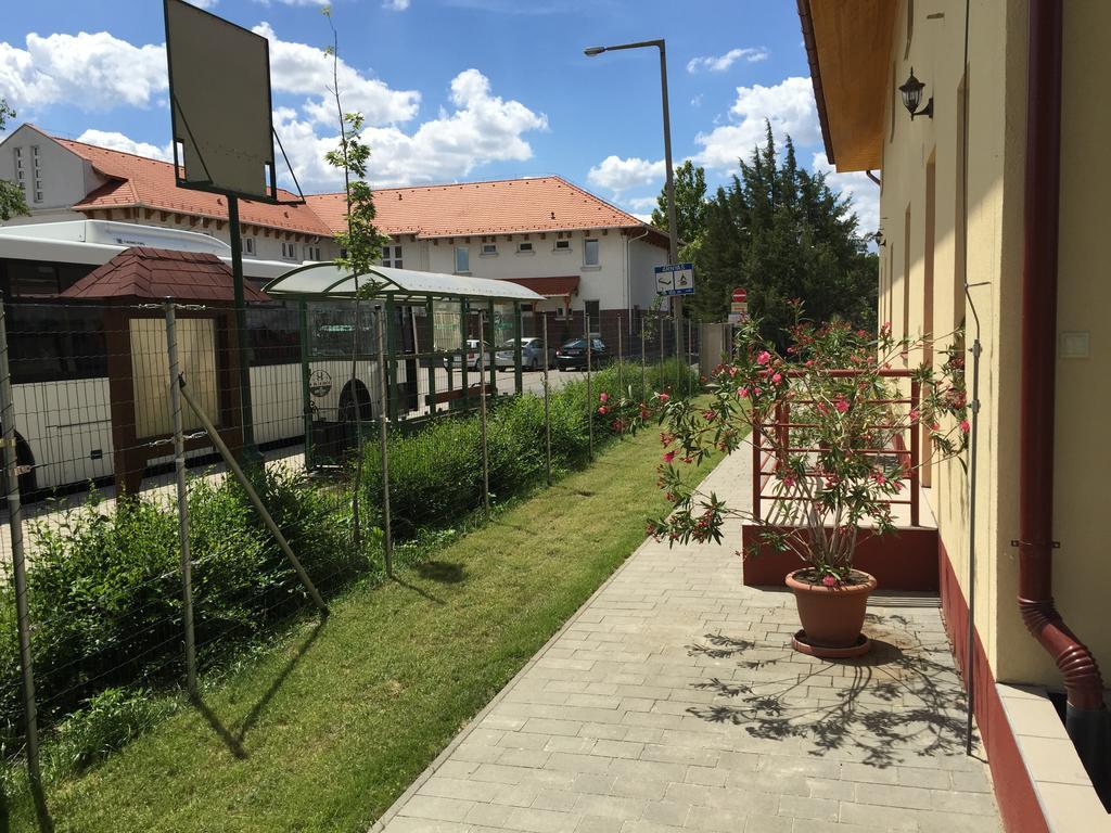 Apartment Aqua Thermal Soterapia Es Apartmanhaz Puspokladany